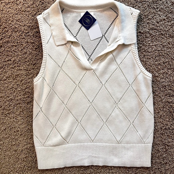 Classic Cream V-Neck Sweater Vest - Picture 1 of 8